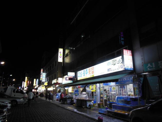 チャガルチ市場前の風景